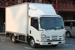 ISUZU ELF 6th Gen Hi cab White Box truck 1